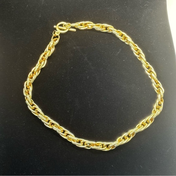 Vintage gold tone large link necklace - Picture 2 of 3